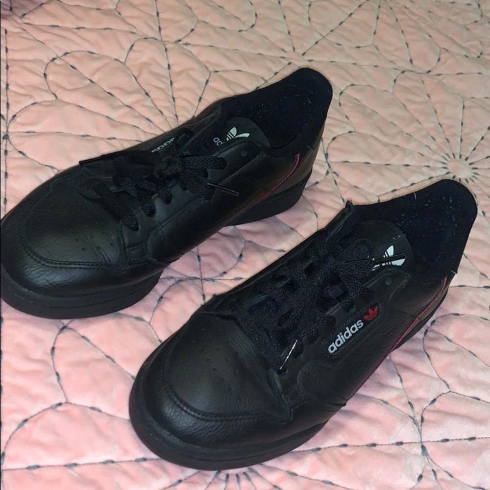 Adidas Sneakers